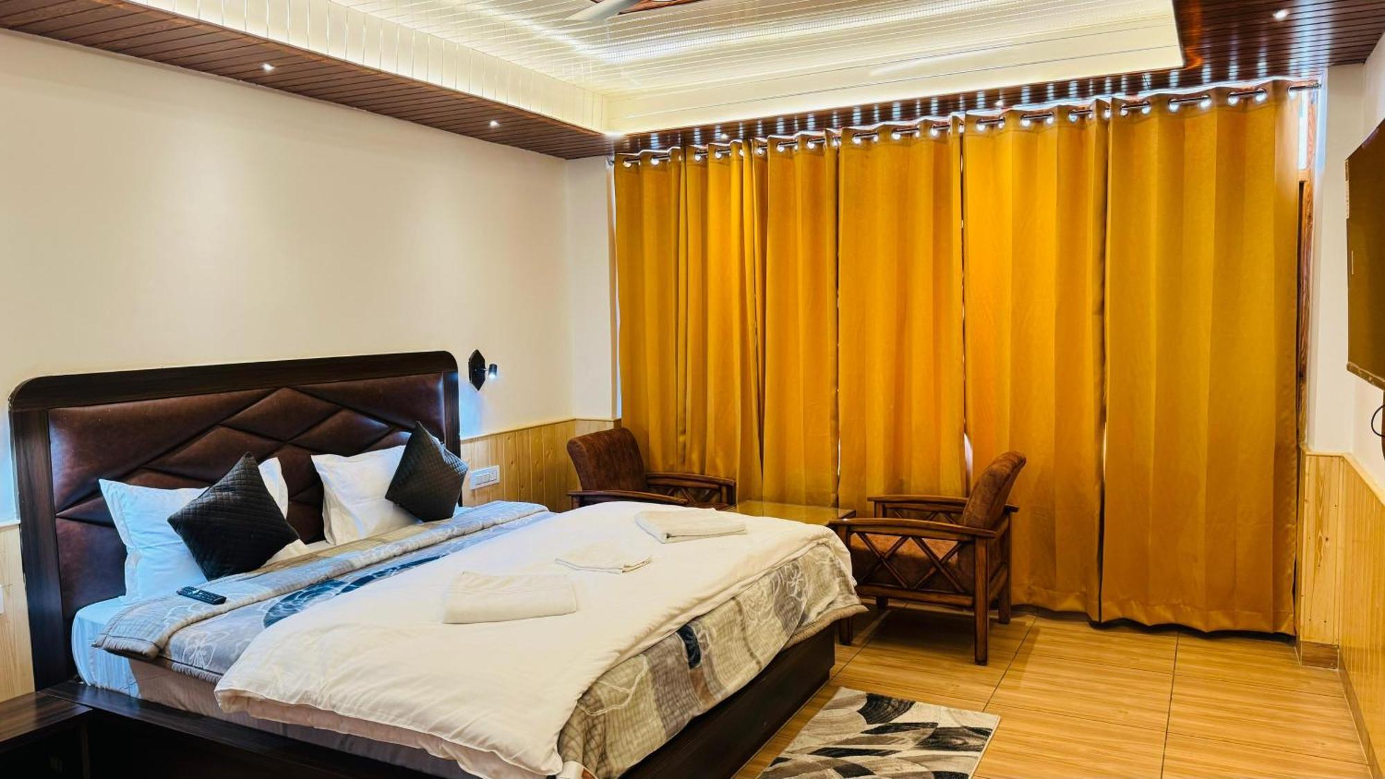 Hotel The Midnight Garden Manali Zewnętrze zdjęcie